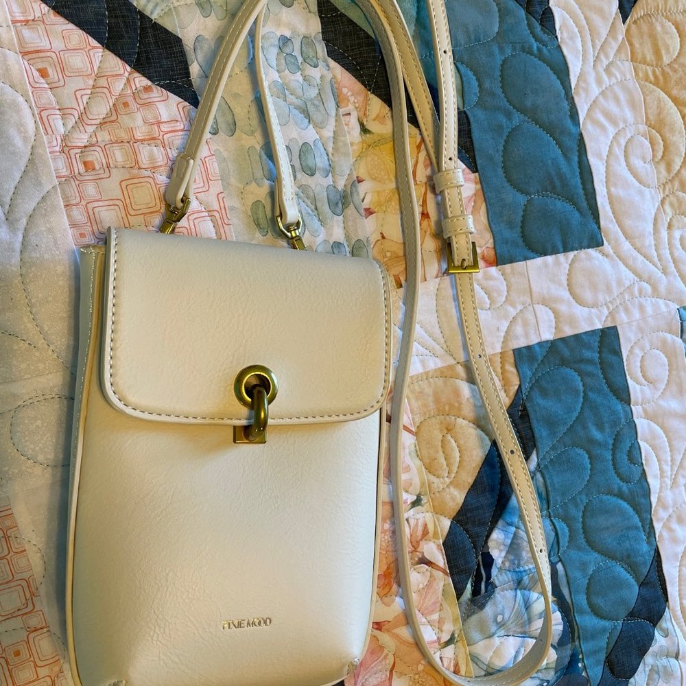 Small white leather purse